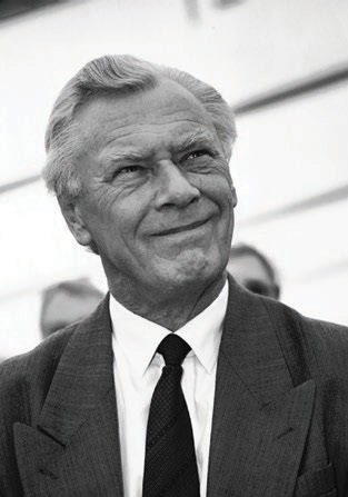 Poul Schlüter var statsminister 1982-93.