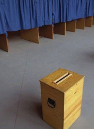 Stemmeboks i valglokale.